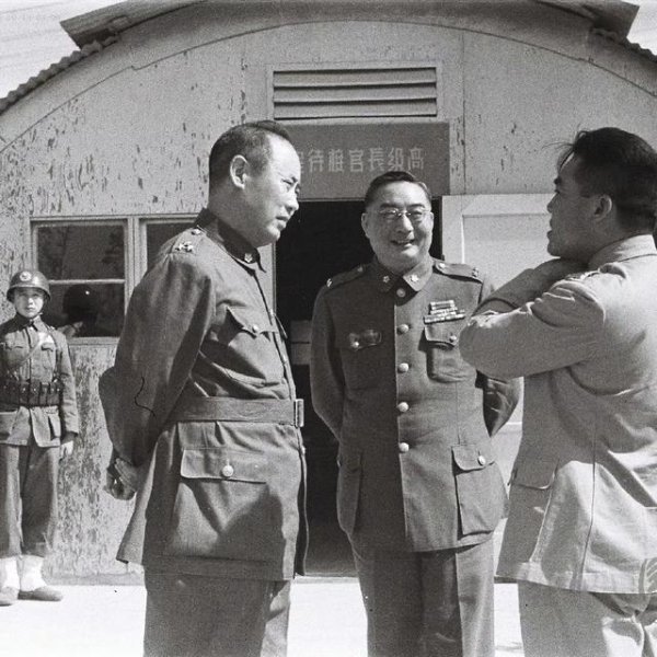 1949年傅作义起义时，一位兵团司令坚决不从，他的最后结局如何？
