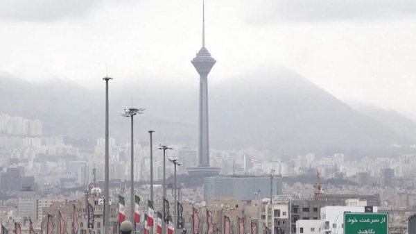 伊朗展示一款新型攻击艇