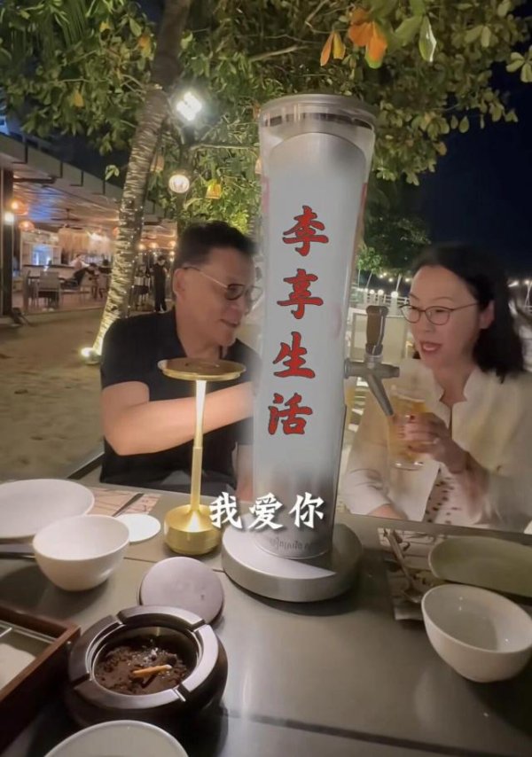 李国庆柬埔寨高调秀恩爱，六十岁宠妻，是真爱还是作秀？