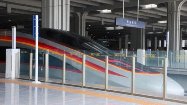 一条高铁开通 两省书记站台 等了太久来得正好